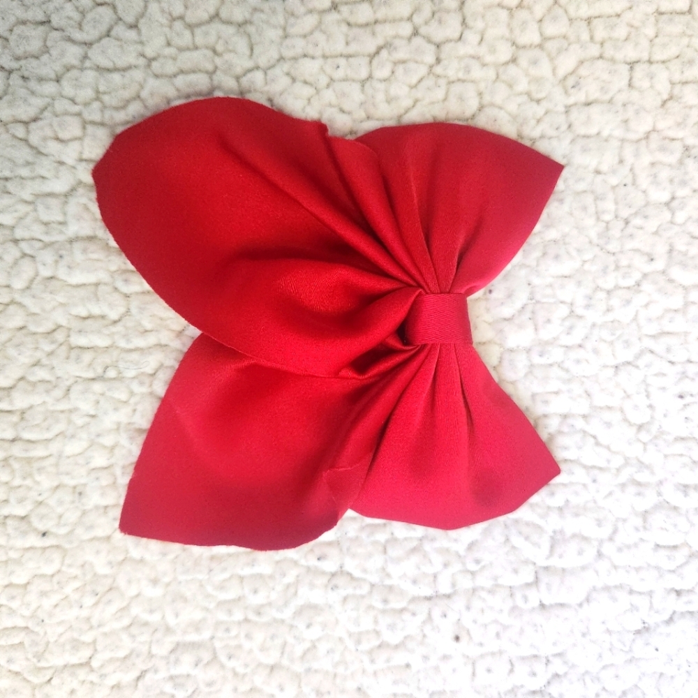 Clip in bows